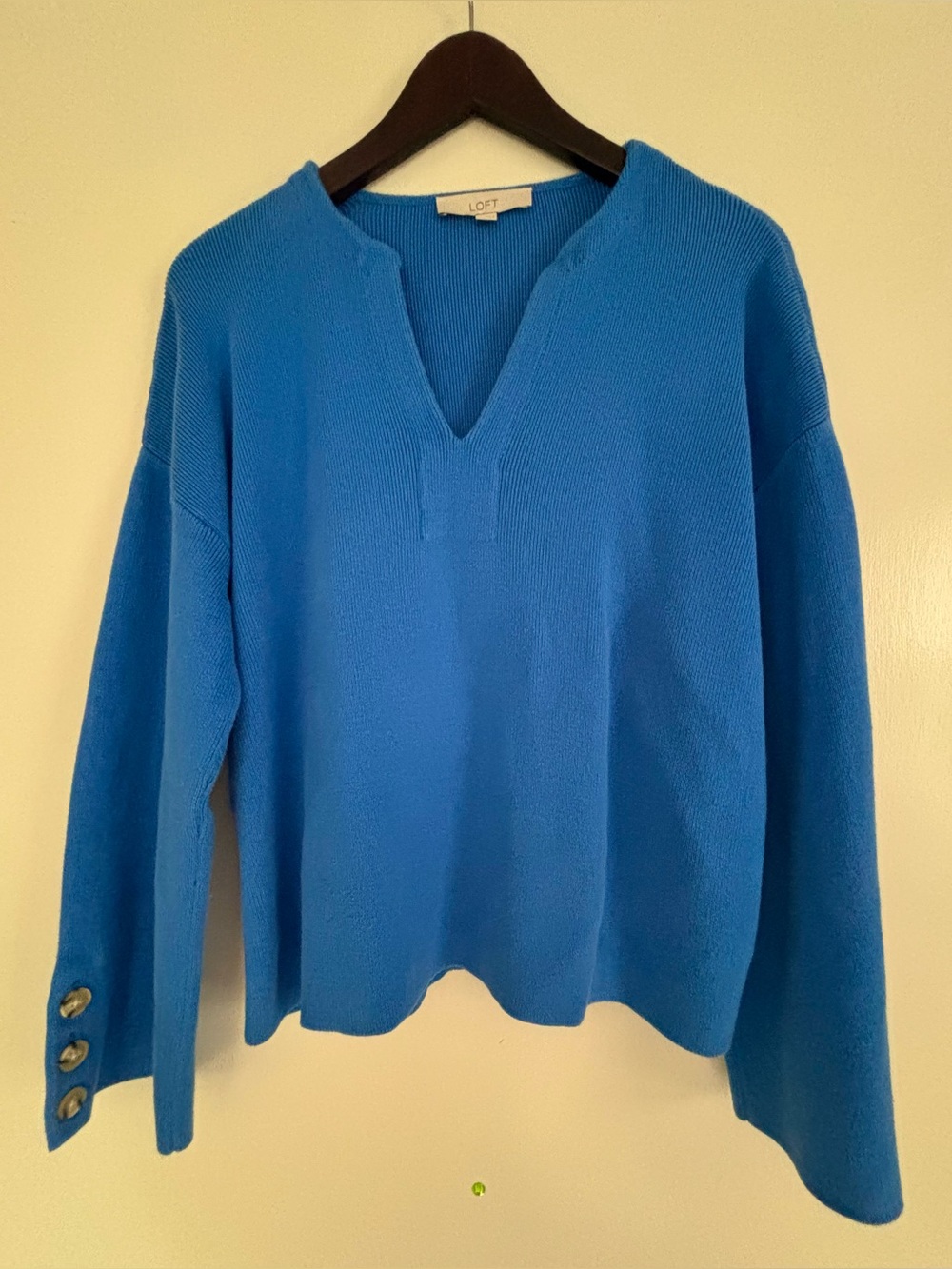 LOFT Long Sleeve Blue sweater/ knit top Size MED women’s EUC